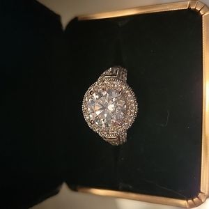 Absolutely gorgeous sterling silver 😍 cubic zirconia ring, engagement !